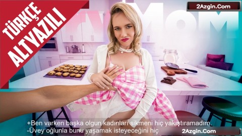 Yakışıklı Üvey Oğlunun Başka Olgun Kadınları Sikmesini Kıskanan Mature Kendisini Verdi