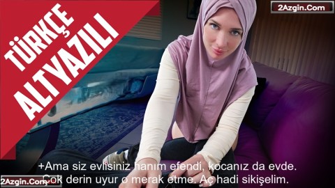 Evli ve Azgın Türbanlı Kadın İlgisiz Kalınca Gizli Şekilde Kocası Uyurken Sikişti