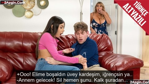 Üvey Kardeşini Eliyle Boşaltan Kaşar Kıza Tombul Üvey Anneden Dildolu Sikiş