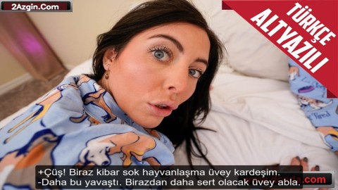 Evde Kalan Üvey Ablasıyla Evcilik Oynadı Kocasıymış Gibi Sikerek Rahatlattı